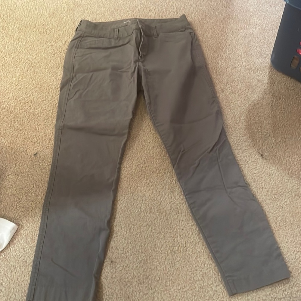 Gray pixie pants